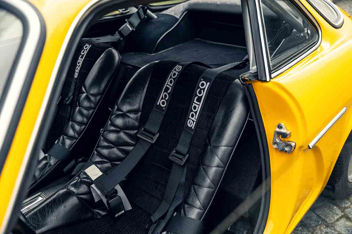 オークションに出品予定の1970年式アルピーヌ・ルノー「A110 1300G」Simon Gosselin(c)2026 Courtesy of RM Sotheby's