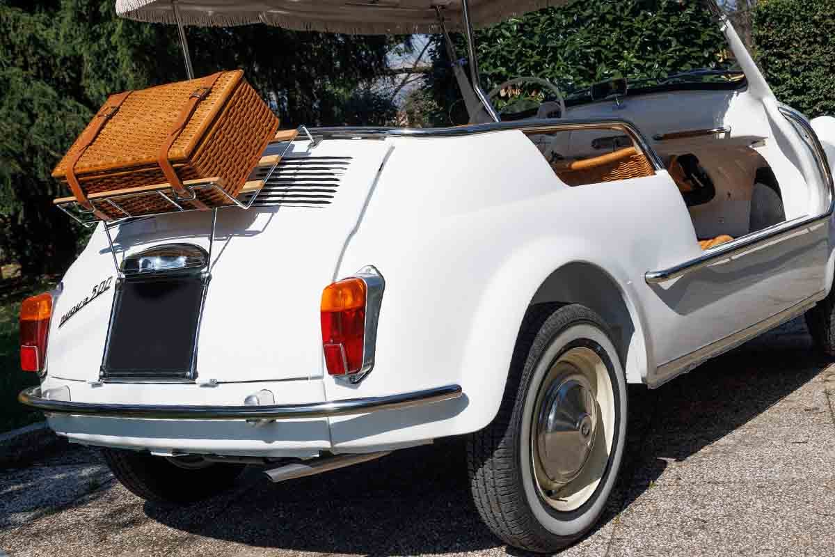 オークションに出品予定の1971年式フィアット「500ジョリー」Guido Bissattini(c)2026 Courtesy of RM Sotheby's