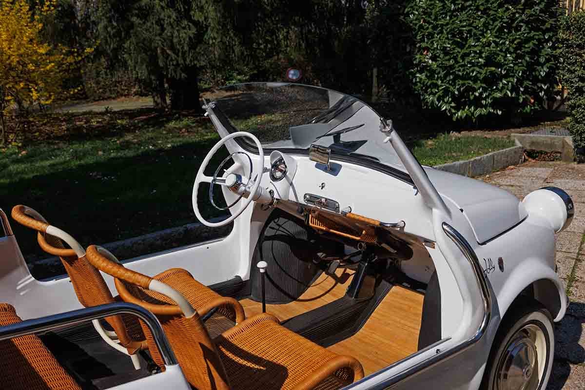 オークションに出品予定の1971年式フィアット「500ジョリー」Guido Bissattini(c)2026 Courtesy of RM Sotheby's