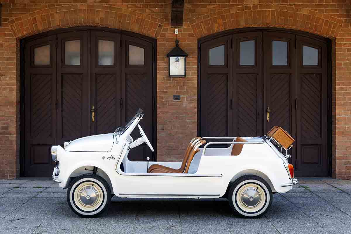 オークションに出品予定の1971年式フィアット「500ジョリー」Guido Bissattini(c)2026 Courtesy of RM Sotheby's