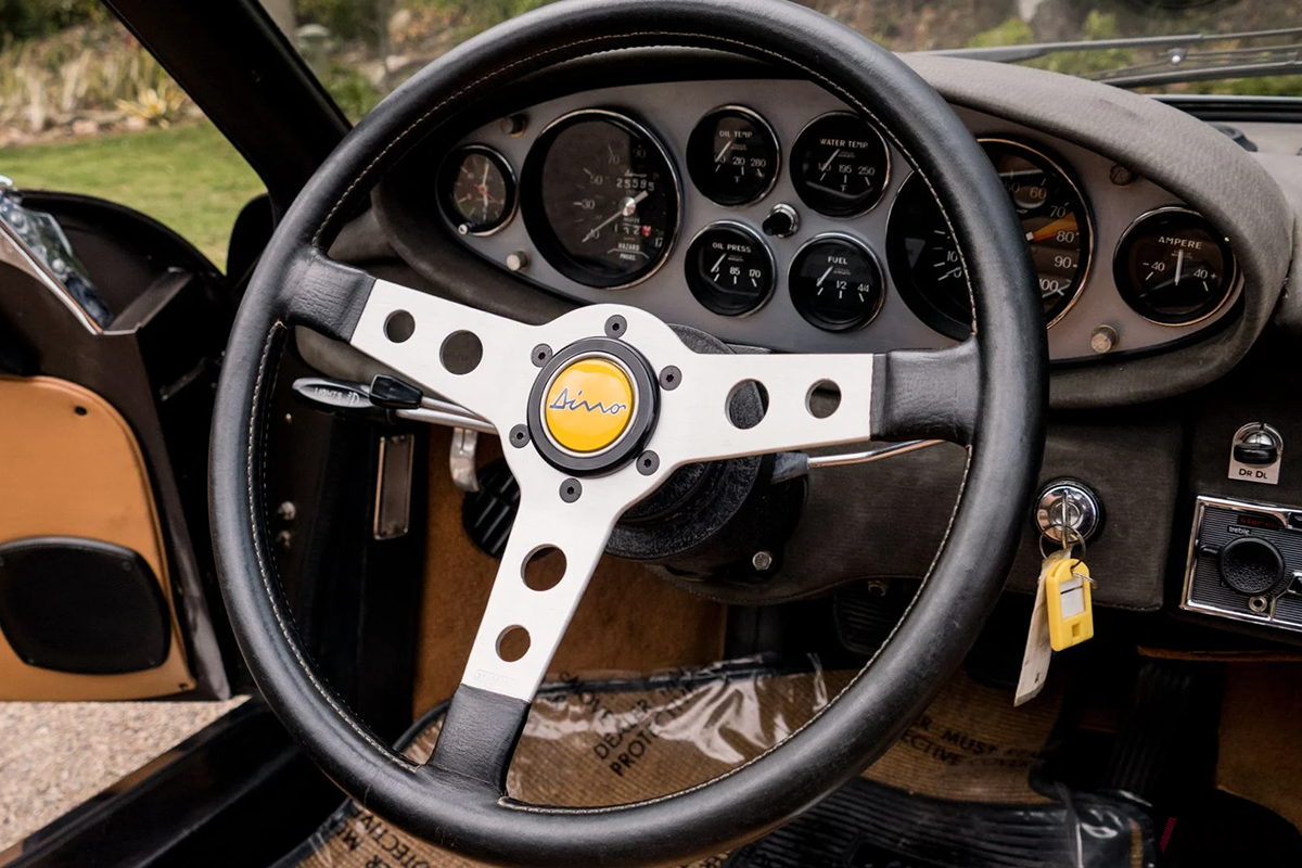 オークションに出品予定の1973年式フェラーリ「ディーノ246GTS」(c)BROAD ARROW AUCTIONS