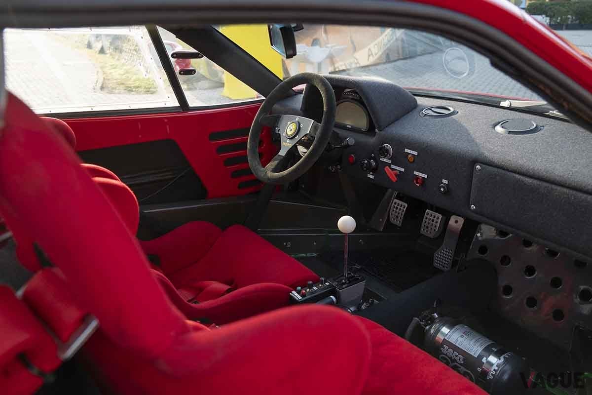 オークションに出品され高額落札された1990年式フェラーリ「F40」コンペティション仕様Paolo Carlini(c)2026 Courtesy of RM Sotheby's