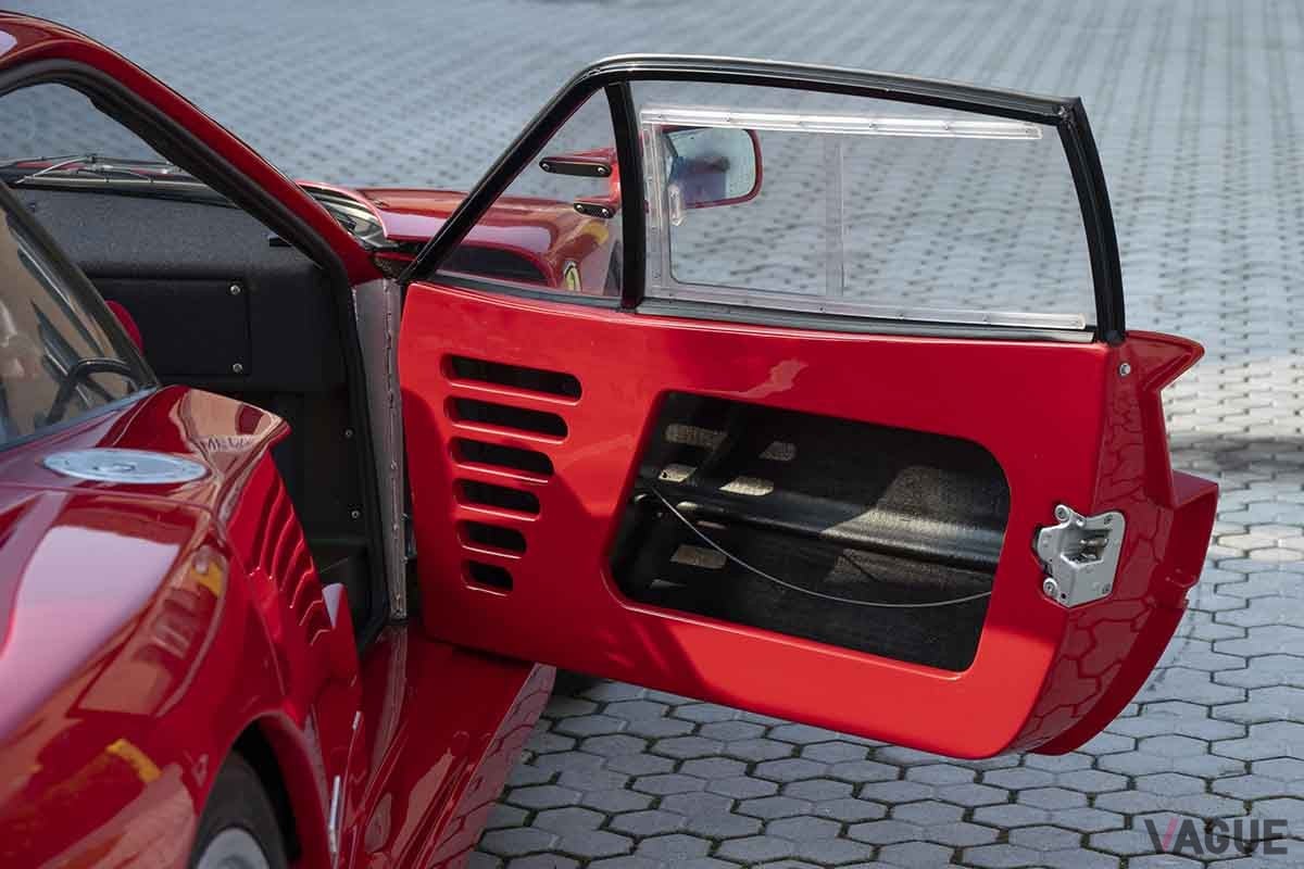 オークションに出品され高額落札された1990年式フェラーリ「F40」コンペティション仕様Paolo Carlini(c)2026 Courtesy of RM Sotheby's