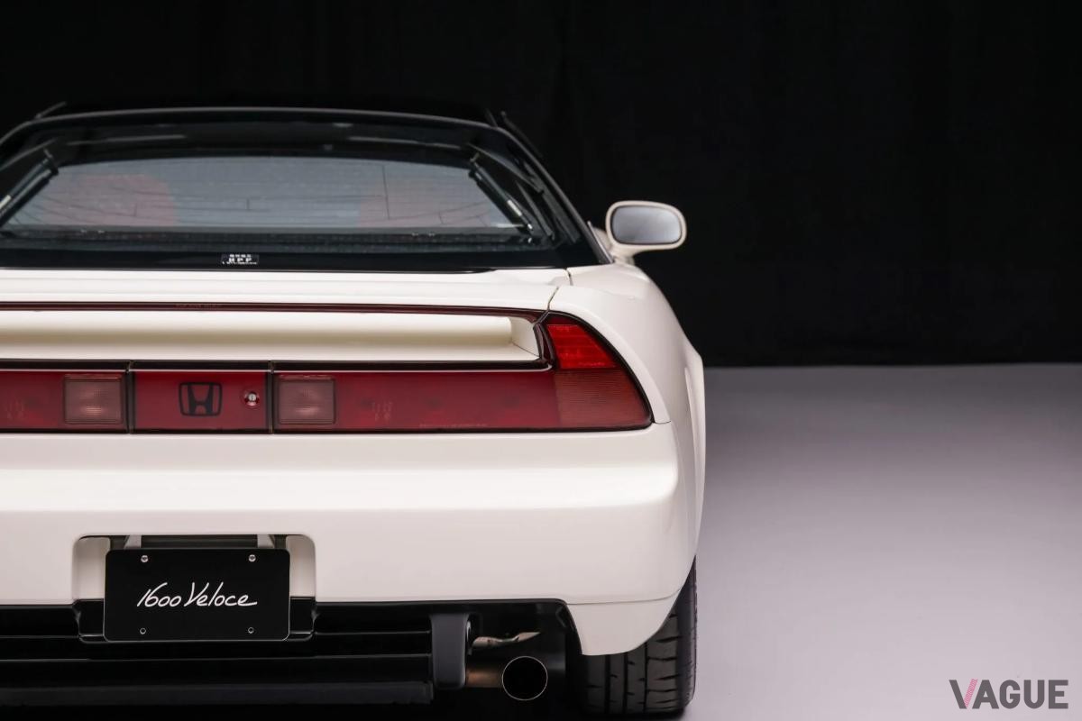 日本円で約5700万円で落札された1995年式ホンダ「NSX-R」