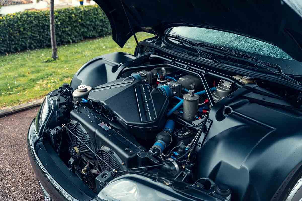 オークションに出品予定の1999年式ブガッティ「EB112」Simon Gosselin(c)2026 Courtesy of RM Sotheby's