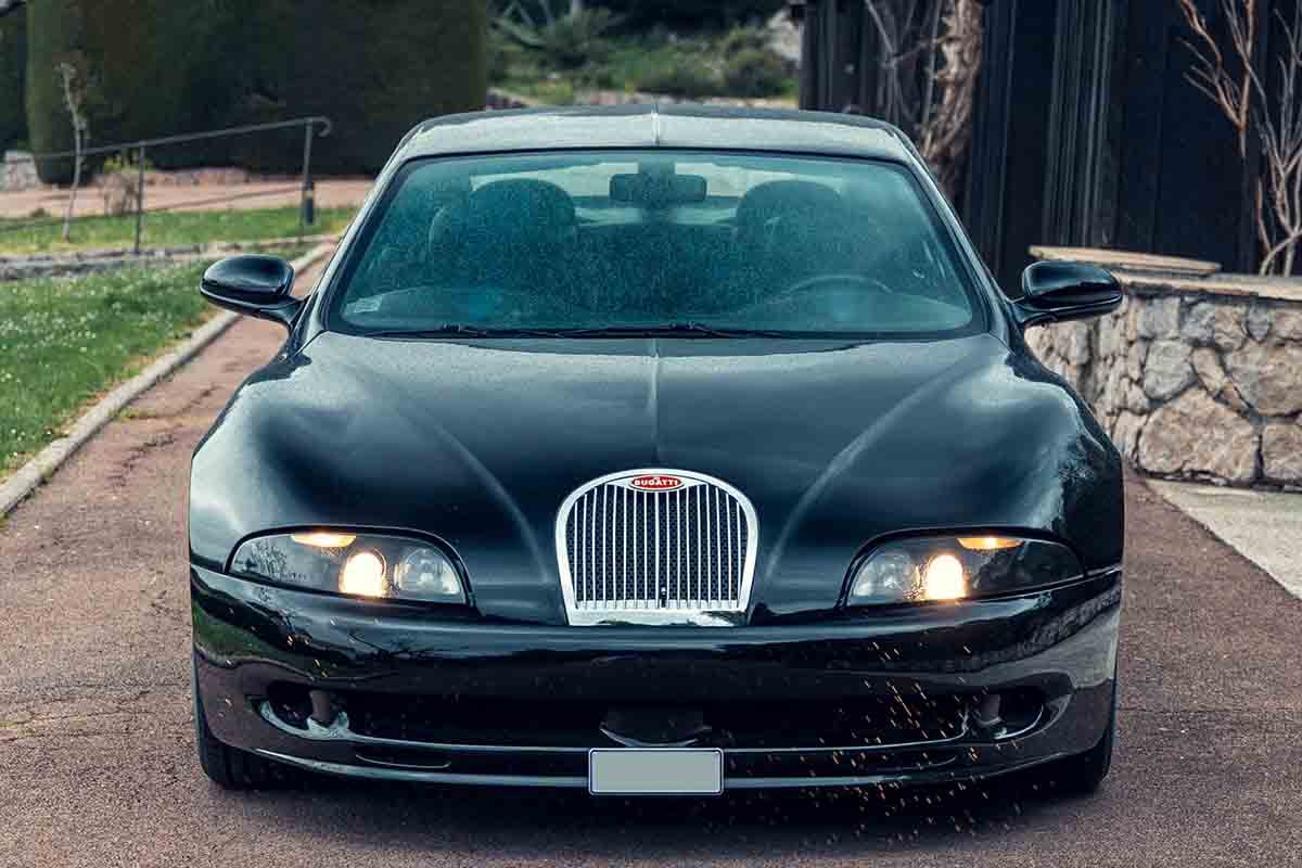 オークションに出品予定の1999年式ブガッティ「EB112」Simon Gosselin(c)2026 Courtesy of RM Sotheby's