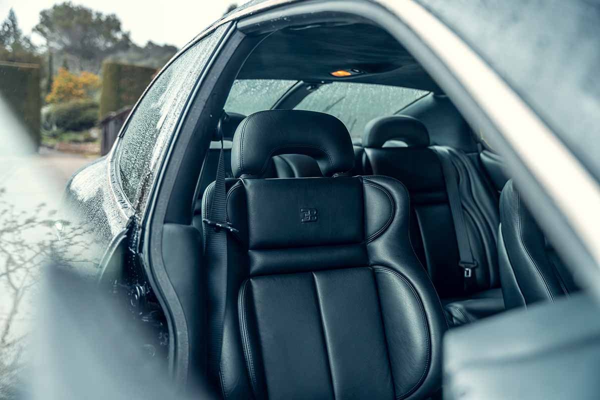 オークションに出品予定の1999年式ブガッティ「EB112」Simon Gosselin(c)2026 Courtesy of RM Sotheby's