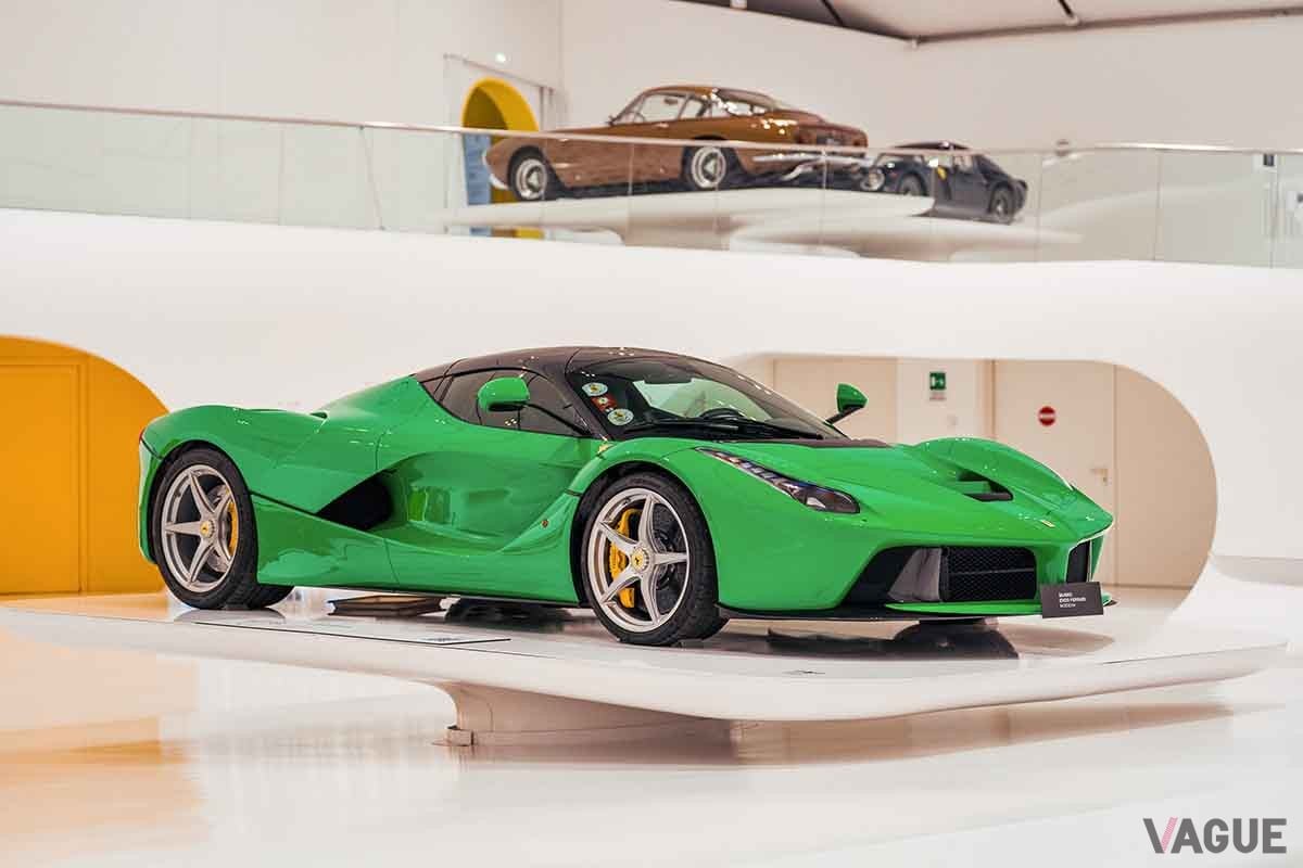 オークションに出品され、約9億3500万円で落札された2014年式フェラーリ「ラ・フェラーリ」Federico Vecchio(c)2026 Courtesy of RM Sotheby's