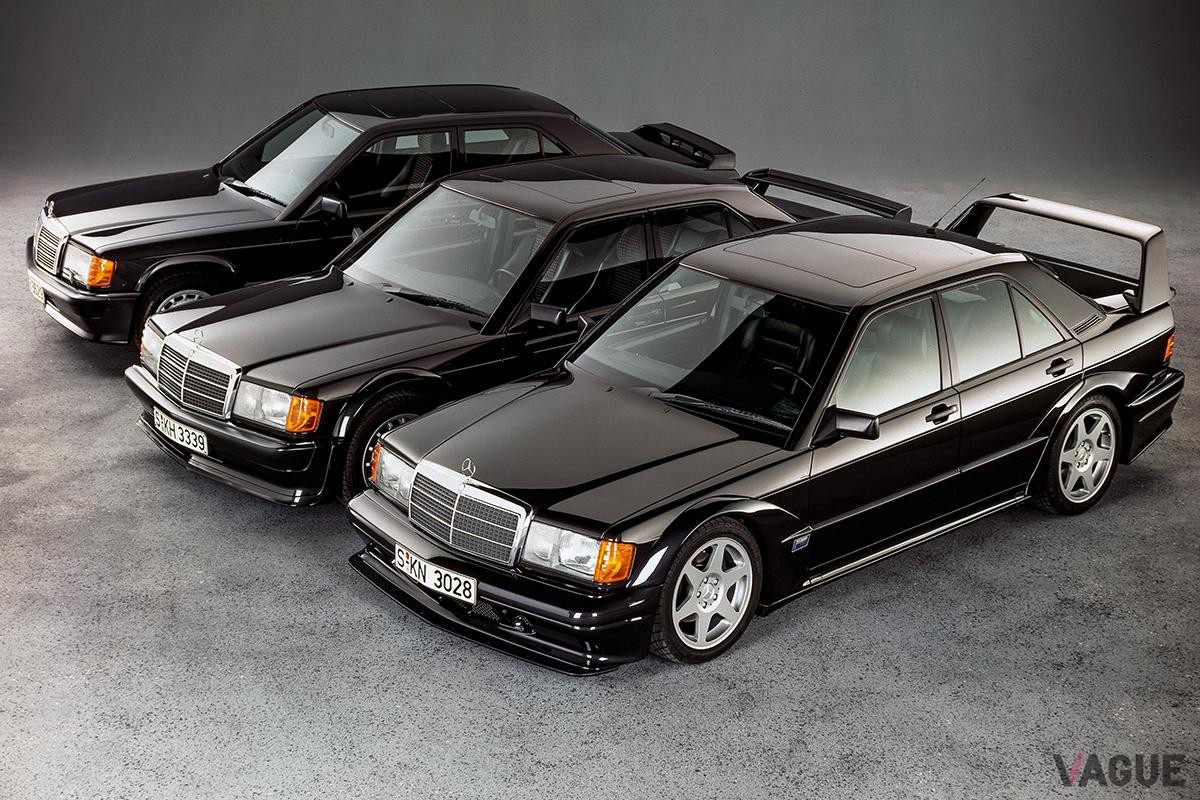 メルセデス・ベンツ「190E 2.5-16 エボリューションII」（1990年、手前）