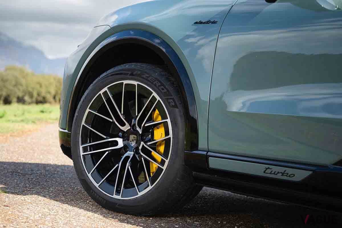 ポルシェ新型「カイエン・ターボE」