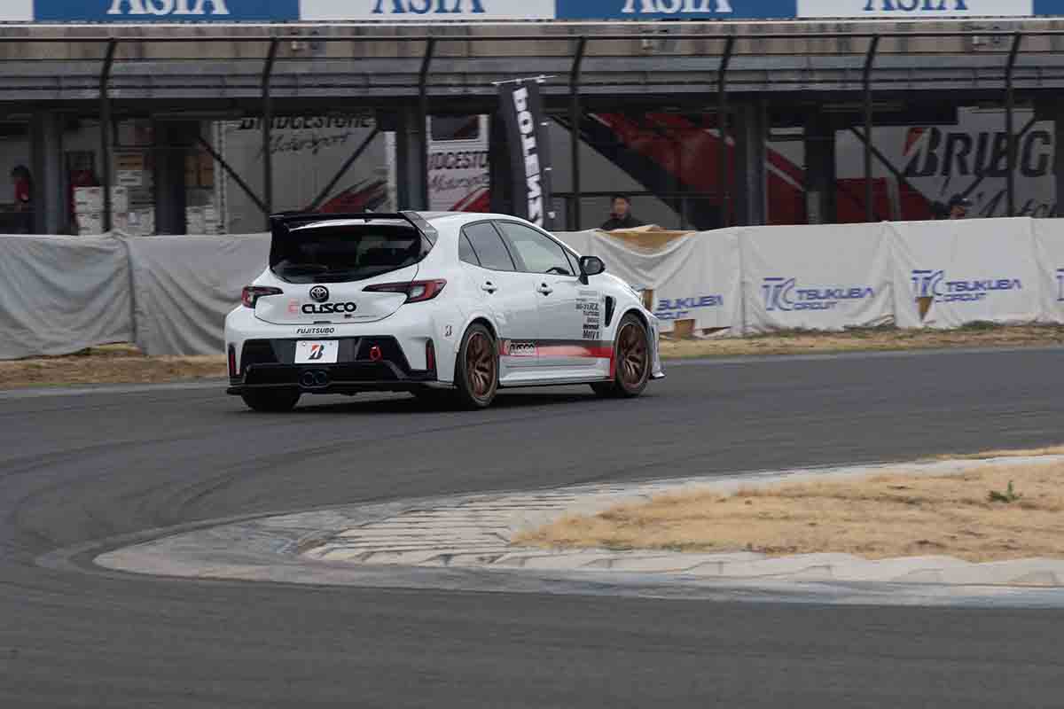 ブリヂストンの新リアルスポーツタイヤ、「ポテンザRE‐71RZ」を装着したGRカローラで試乗