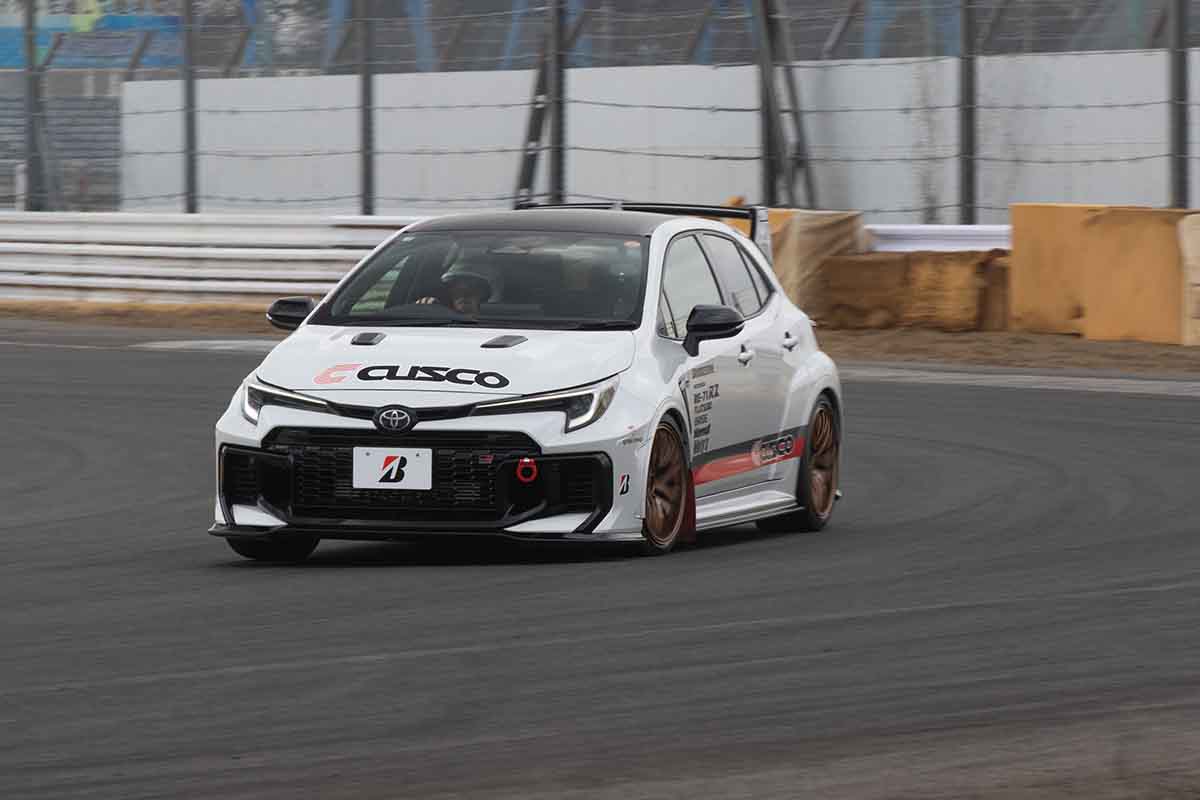 ブリヂストンの新リアルスポーツタイヤ、「ポテンザRE‐71RZ」を装着したGRカローラで試乗
