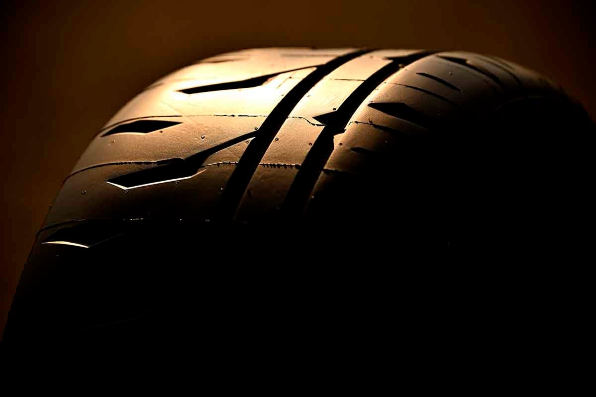 ブリヂストンの新リアルスポーツタイヤ、「ポテンザRE‐71RZ」