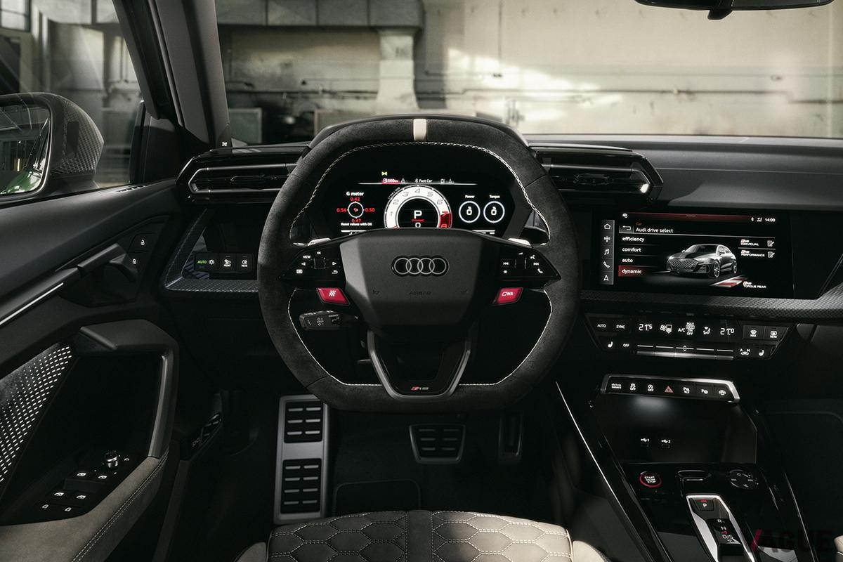 アウディの限定車「RS3コンペティションリミテッド」　のインテリア