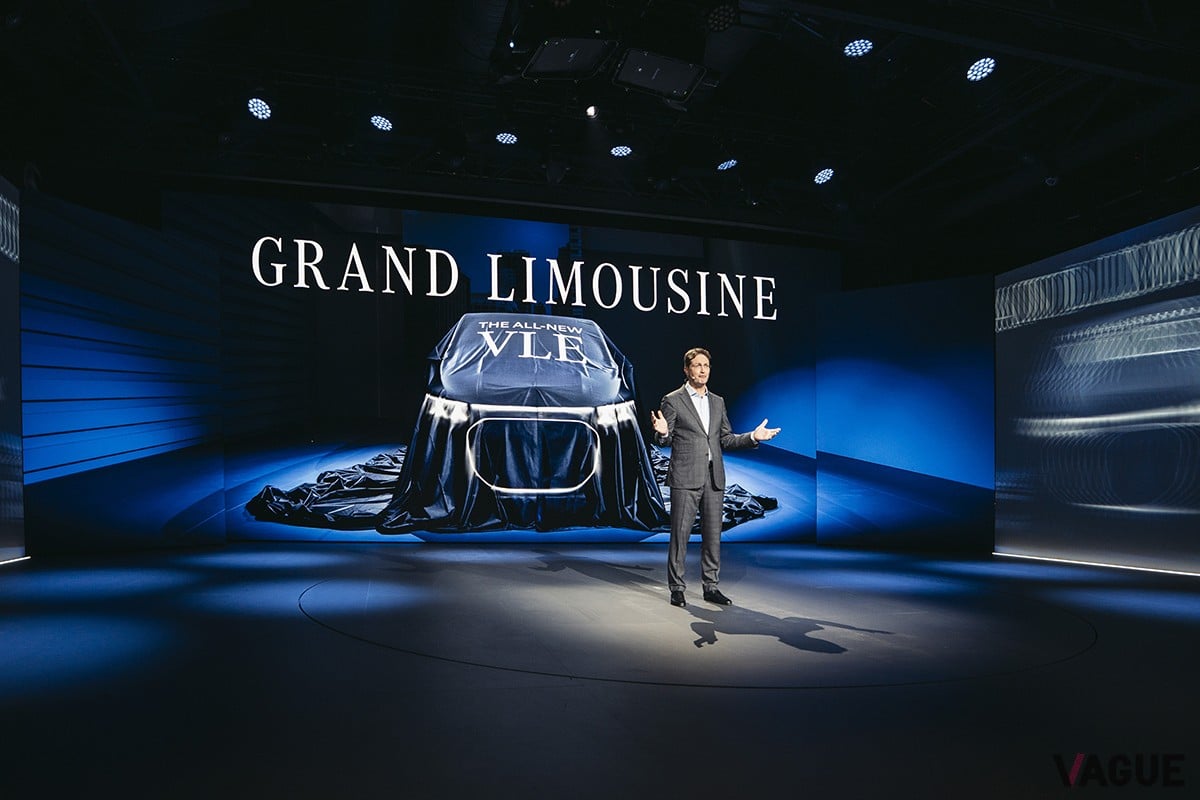 メルセデス・ベンツ新型「VLE」の発表会の様子