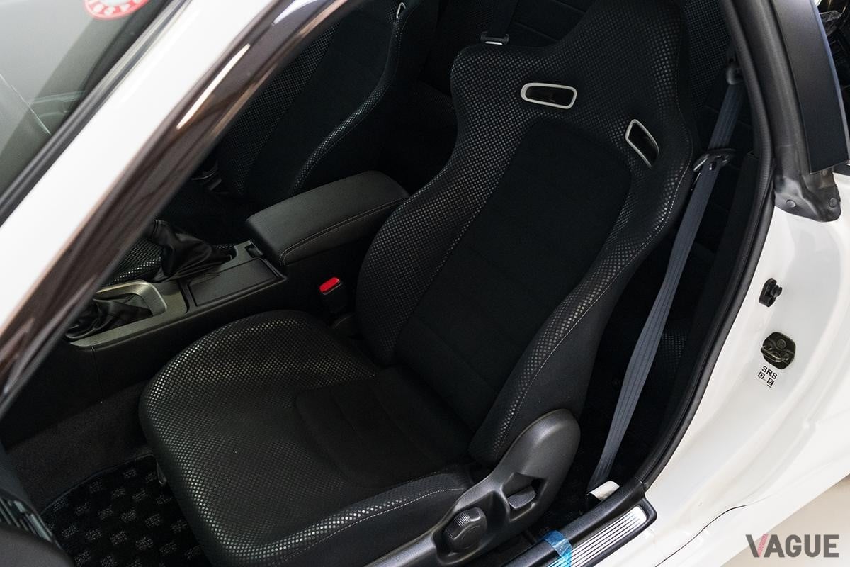 オークションに出品された2000年式 日産「スカイラインGT-R VスペックII」