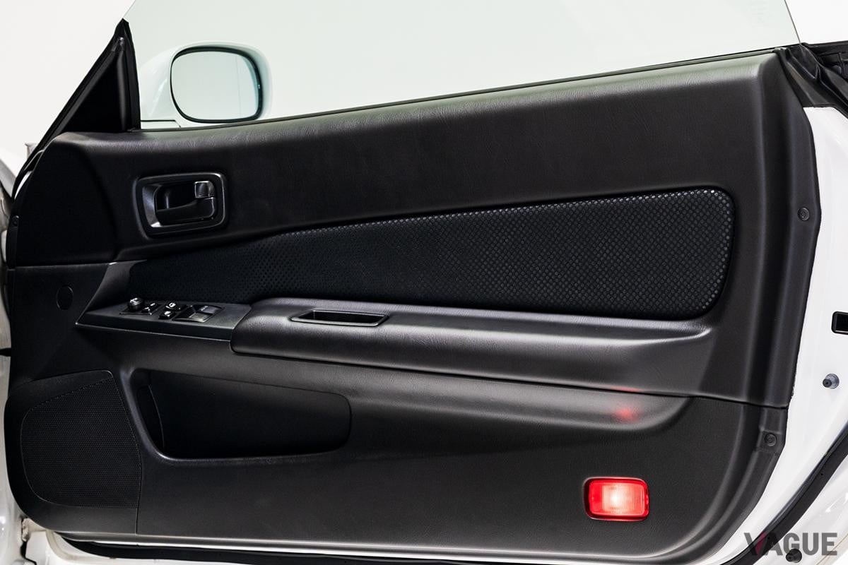 オークションに出品された2000年式 日産「スカイラインGT-R VスペックII」