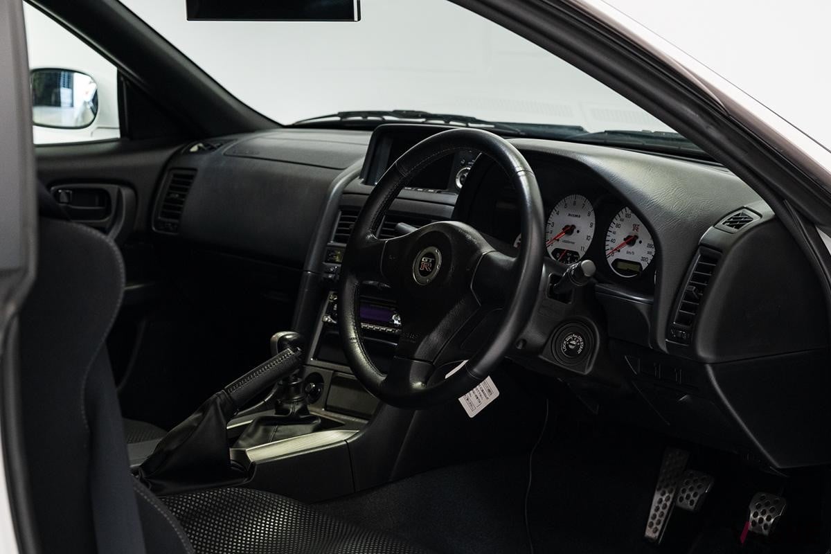 オークションに出品された2000年式 日産「スカイラインGT-R VスペックII」