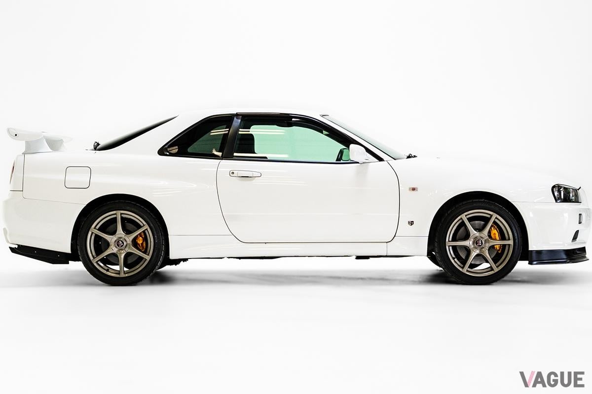 オークションに出品された2000年式 日産「スカイラインGT-R VスペックII」