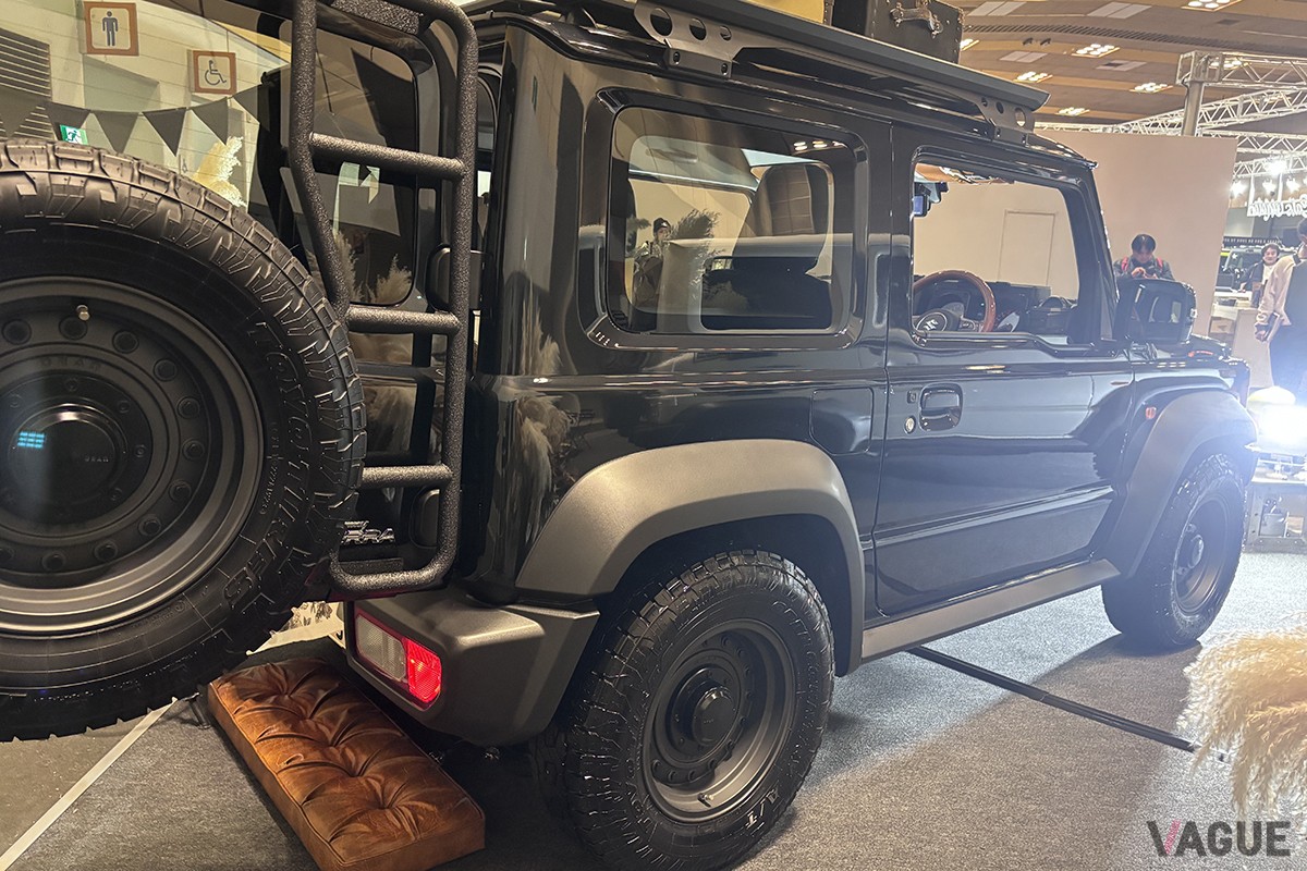 「ジムニー シエラ」をベースにしたレトロなカスタムモデル「BRON55」