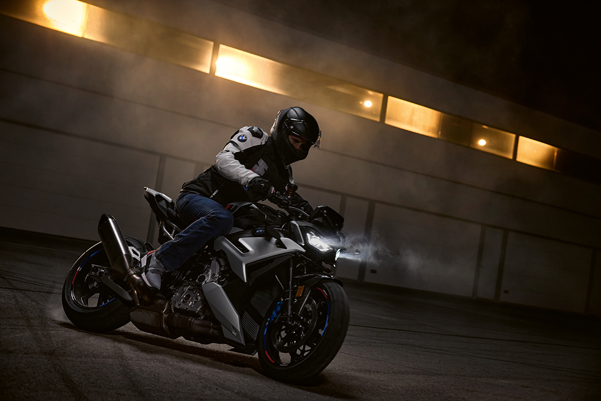 BMW「M1000R」