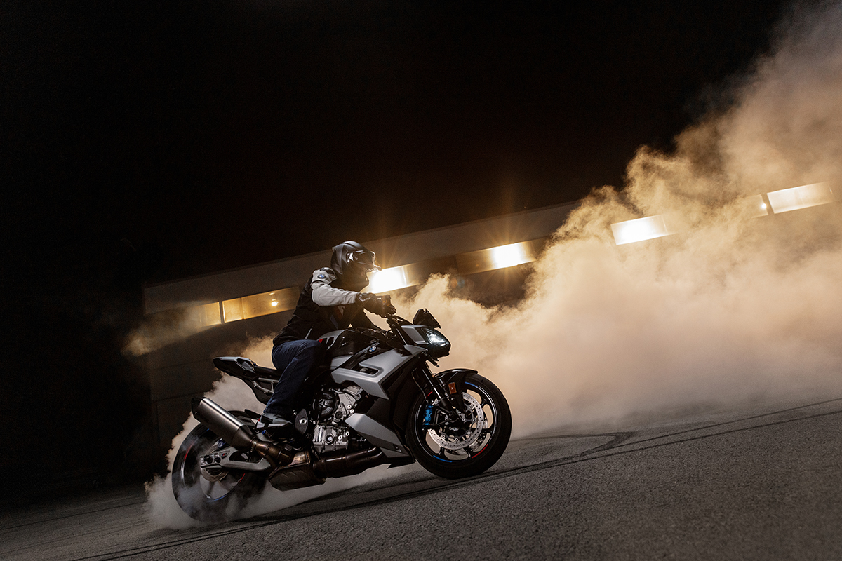 BMW「M1000R」