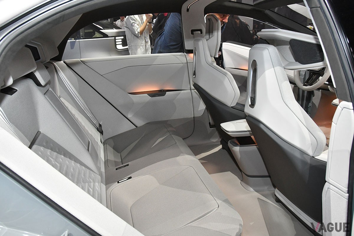 トヨタ「カローラコンセプト」