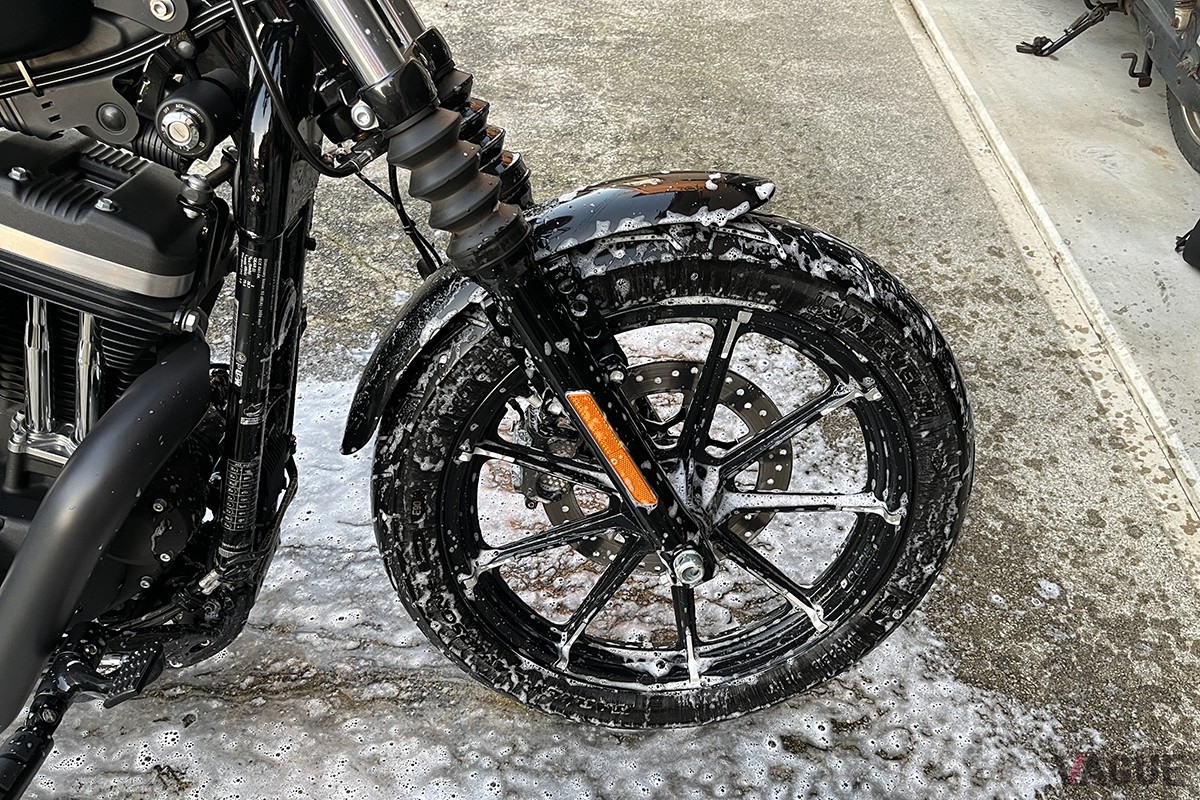 常に車体を清潔な状態に保つことは、愛車の寿命を延ばすだけでなく、自分自身の安全を確保することにも繋がる