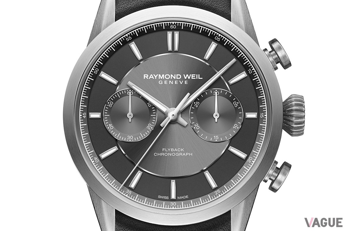 コラムホイール式のクロノグラフ、しかもフライバック機構付きで登場した「フリーランサー」の100本限定モデル。その孤高な存在感をモノトーンの世界観で表現している。