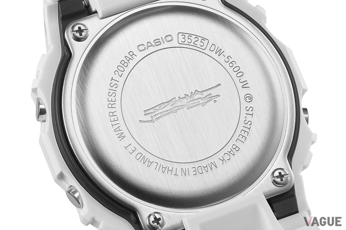 裏蓋にはジョシュア・ヴィーダス氏のサインが。