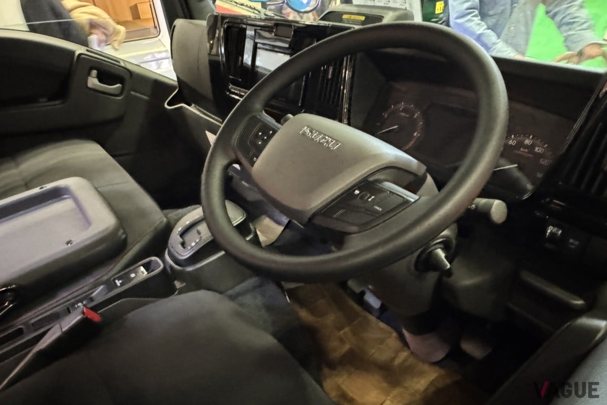 いすゞ のキャンピングカー専用シャシ「Travio（トラヴィオ）」をベースにした日本特種ボディー（NTB）のキャンピングカー「カガヤキ 2段ベッドモデル」