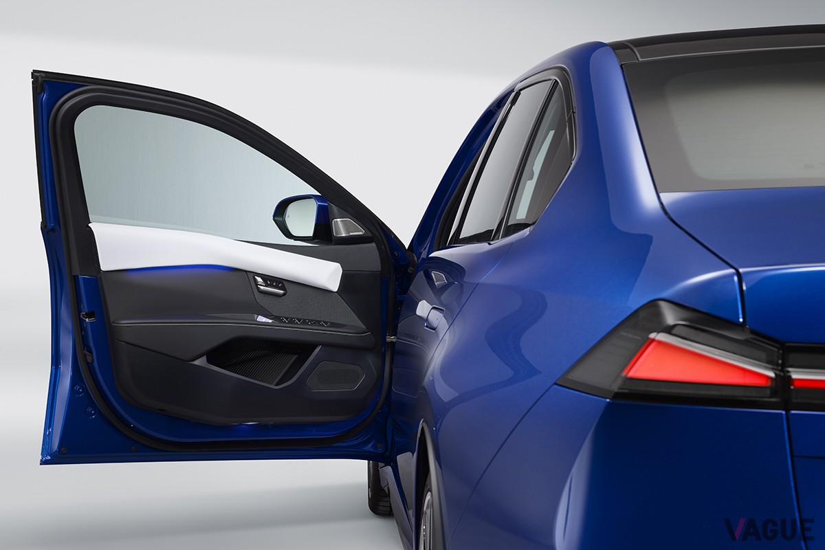 世界初公開されたBMW新型「i3」
