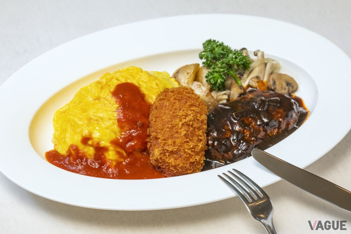 セントラルプレート3400円。ミニサラダ付き。カニクリームコロッケはエビフライに変更可能