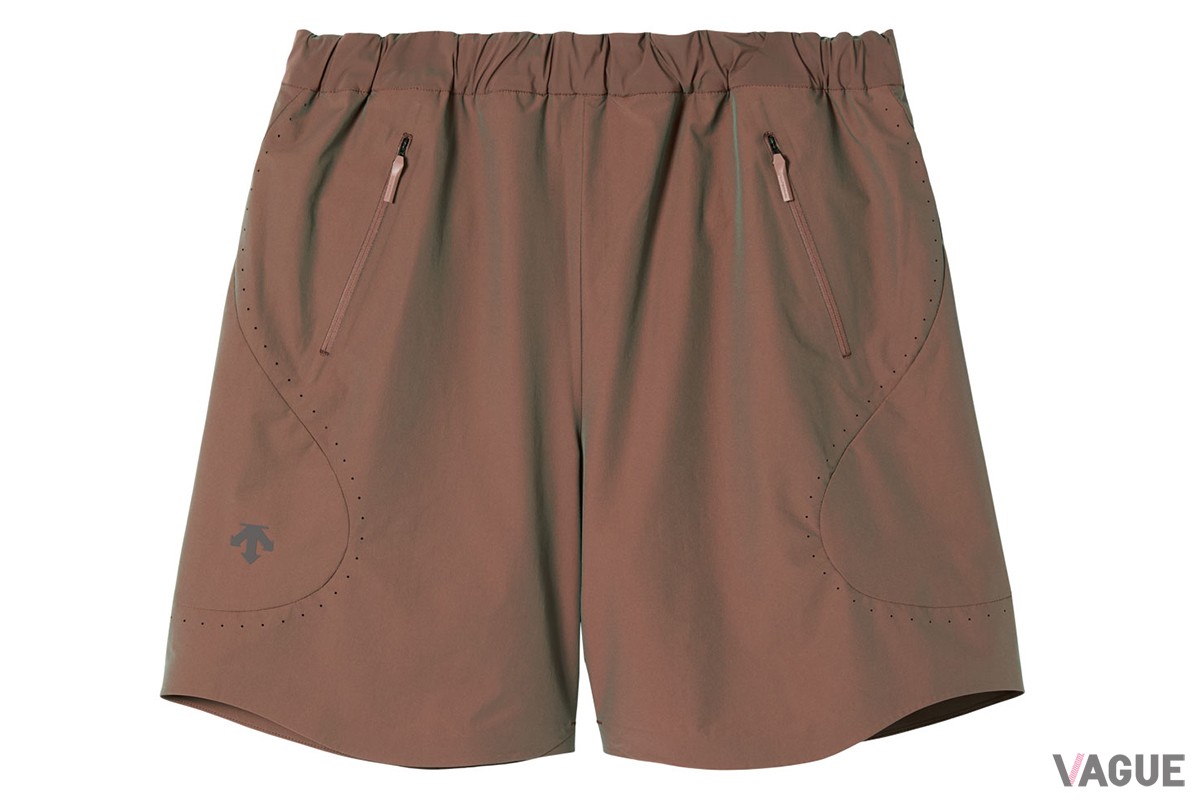 STRETCH SHORTS（ラスターブラウン）：3万3000円