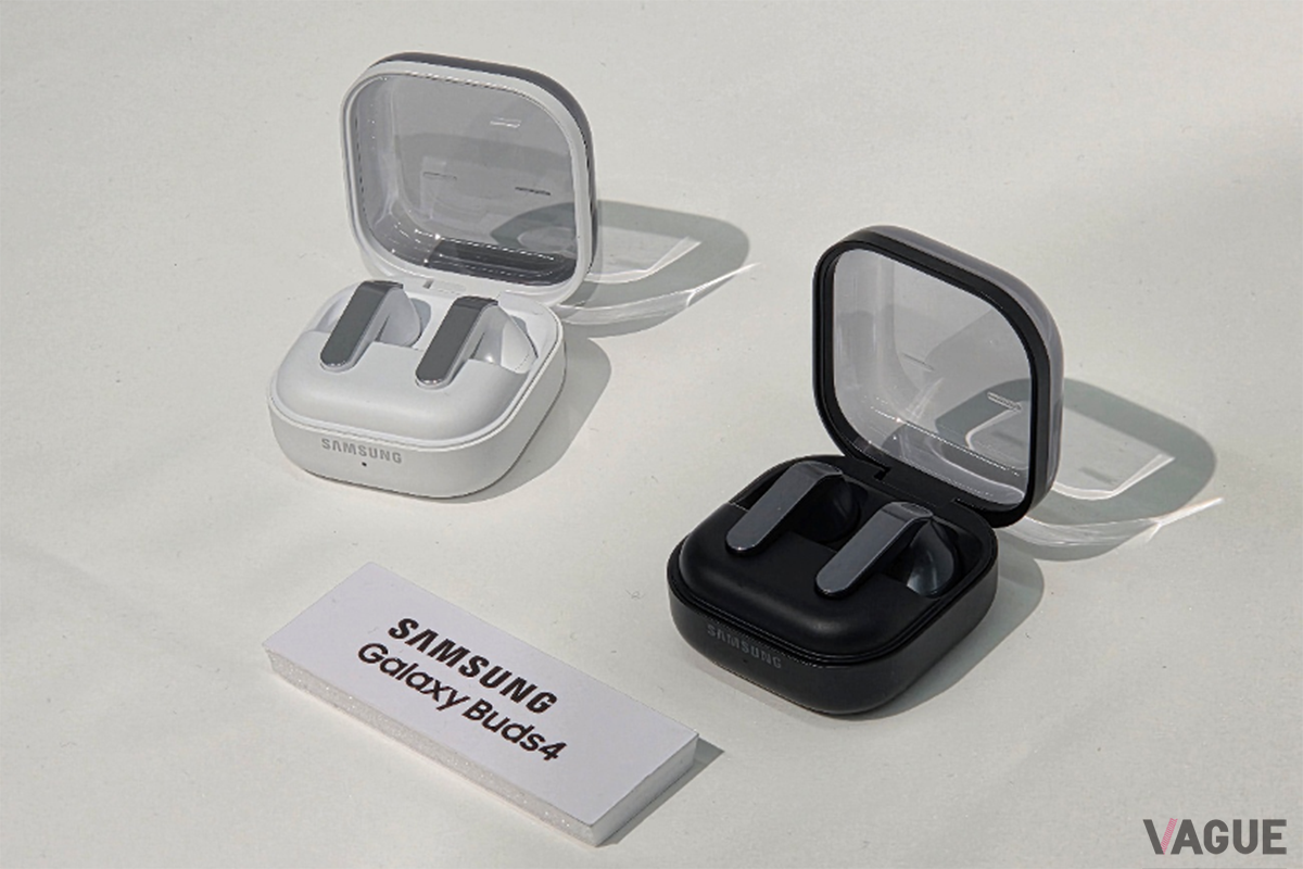 同時発表されたウェアラブルデバイス「Samsung Galaxy Buds4」シリーズ。首を振るだけで電話の応答・拒否ができる「ヘッドジェスチャー」など、身体拡張のような操作感を実現