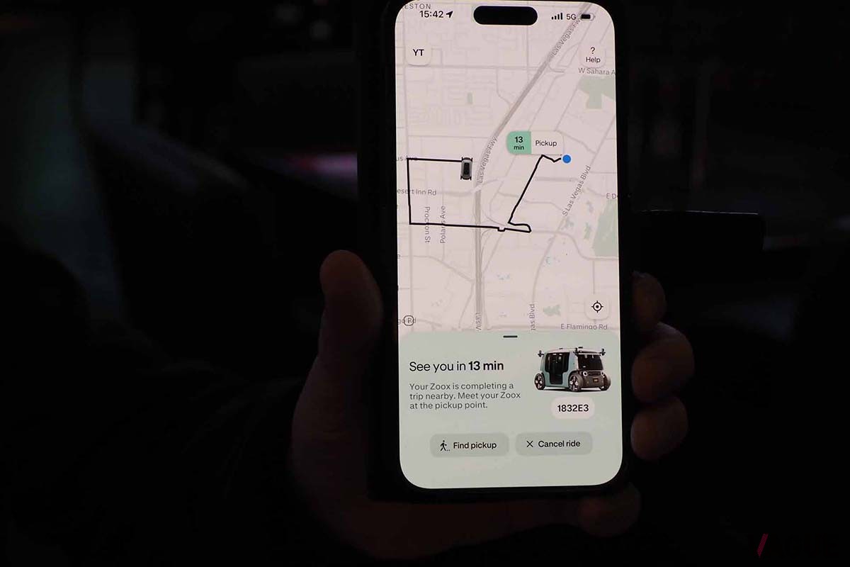 ピックアップまで13分となり、そこには配車予約したZOOXの車両ナンバーが表示されていた