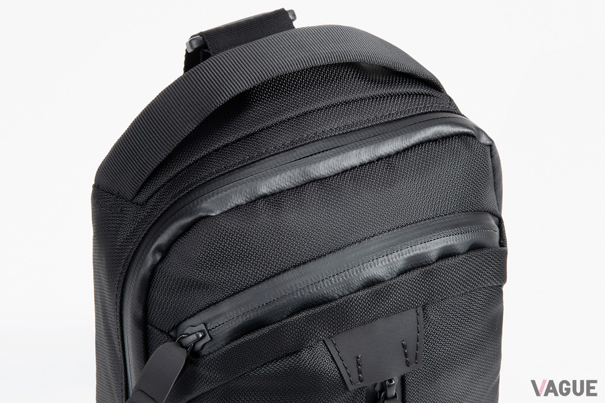 ボディバッグ縦