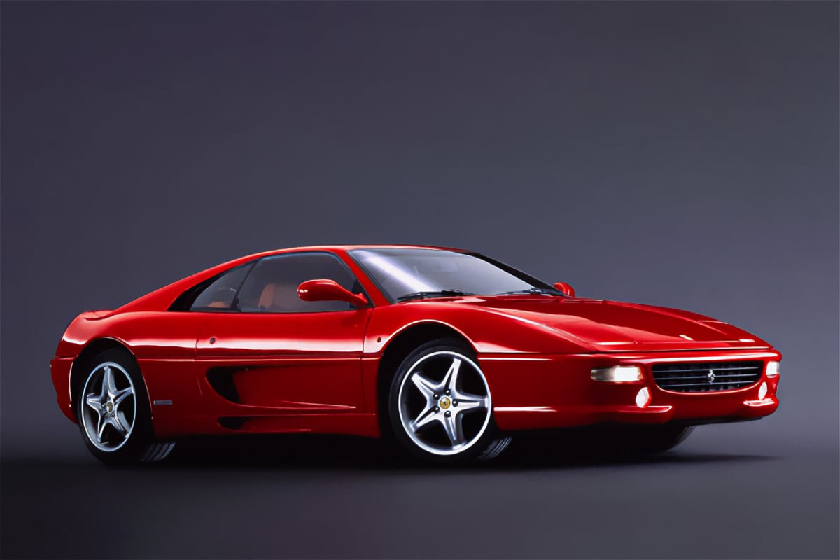 V8エンジン搭載のミッドシップ・フェラーリ「F355」は「348」の後継として1994年に誕生