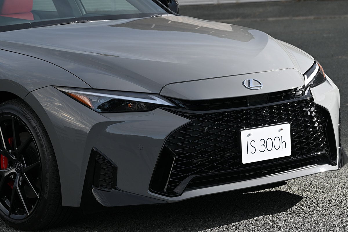 レクサス新型「IS300h」