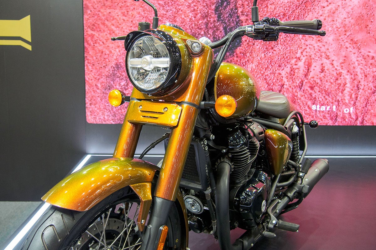 ロイヤルエンフィールドの創業125周年を記念した特別色をまとった「クラシック650」