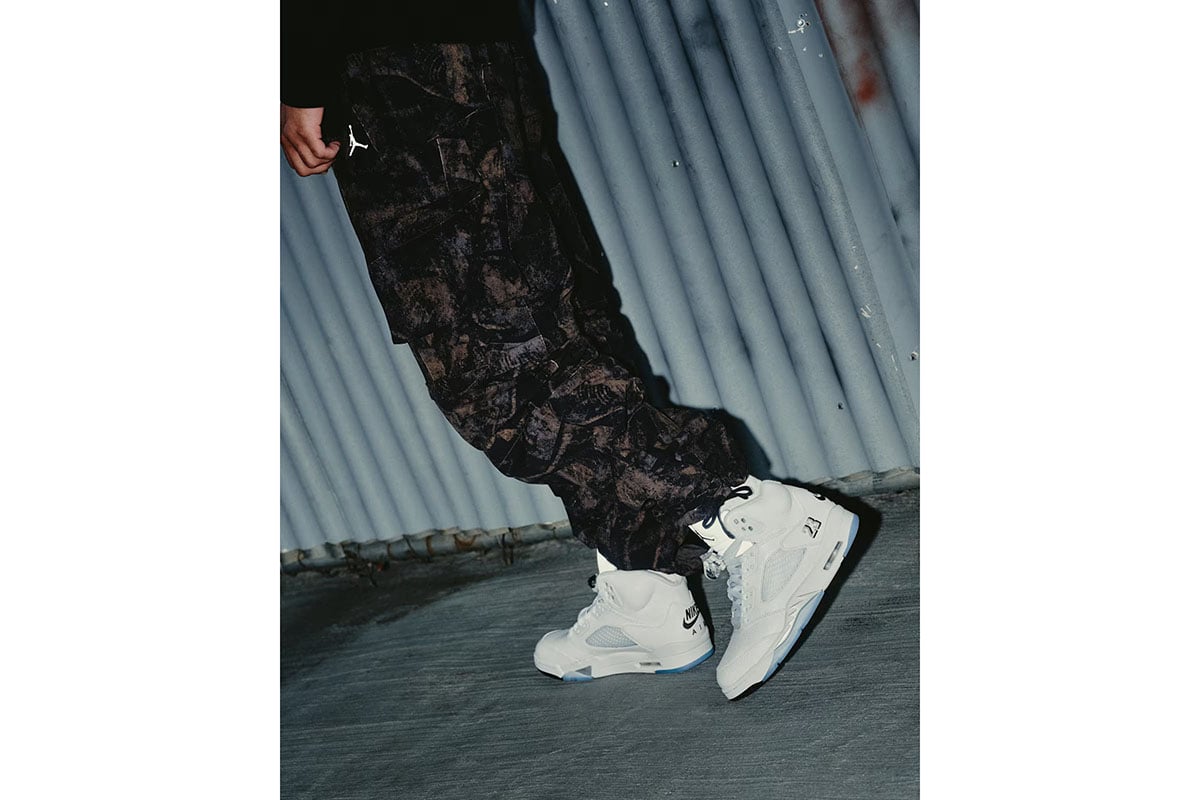 「エア ジョーダン 5 レトロ OG」の新色“ホワイト＆メタリックシルバー