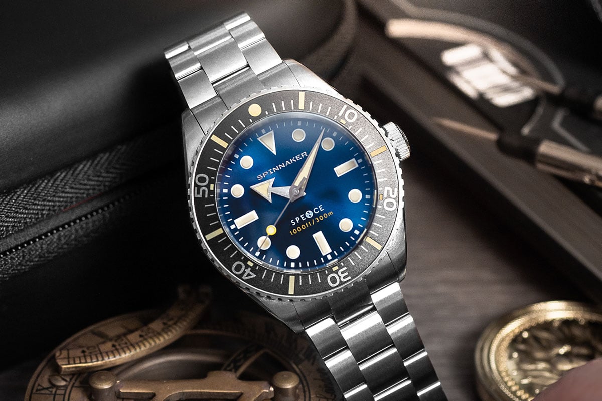 300ｍという高い防水性能を備えながら、ケース厚10.9mmというスリムな薄さを実現した「スペンス300 オートマティック」