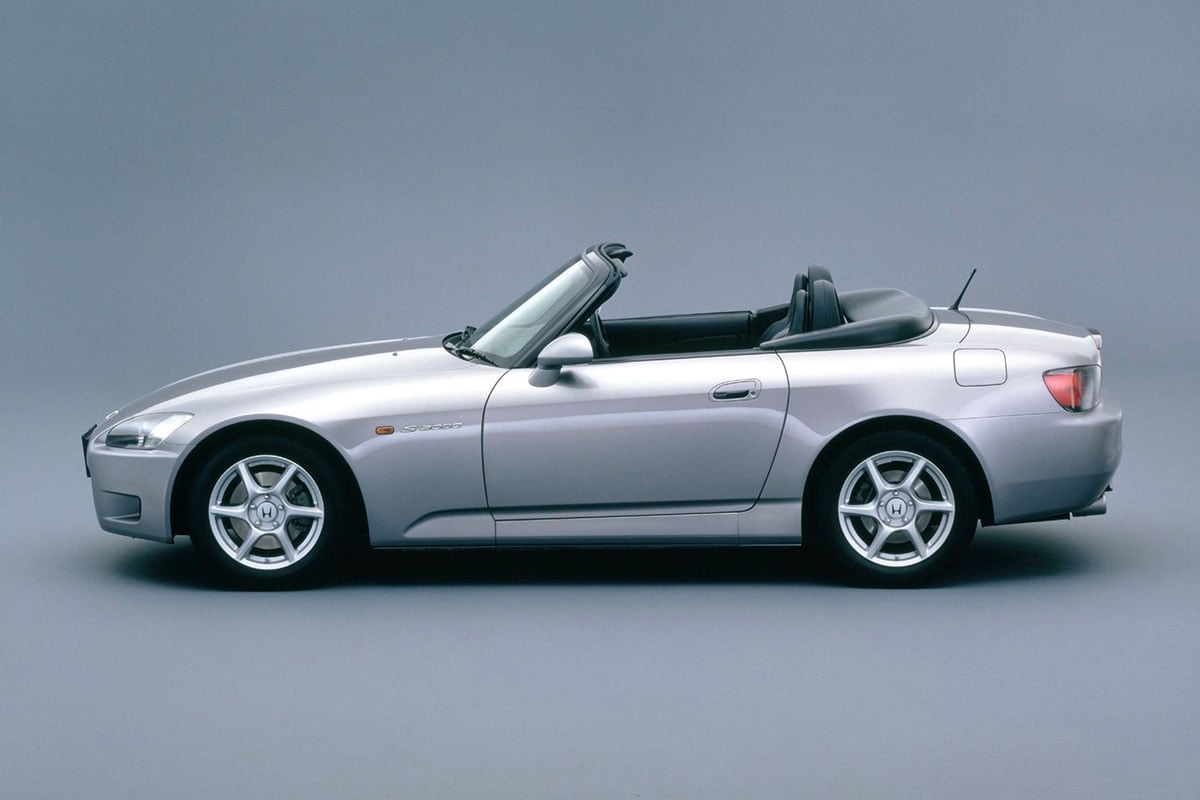 約6秒で開閉可能な電動ソフトトップを採用