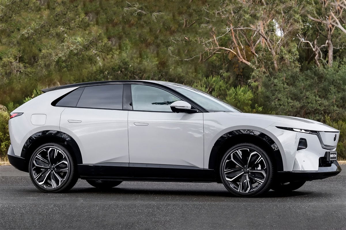 マツダ「CX-6e」