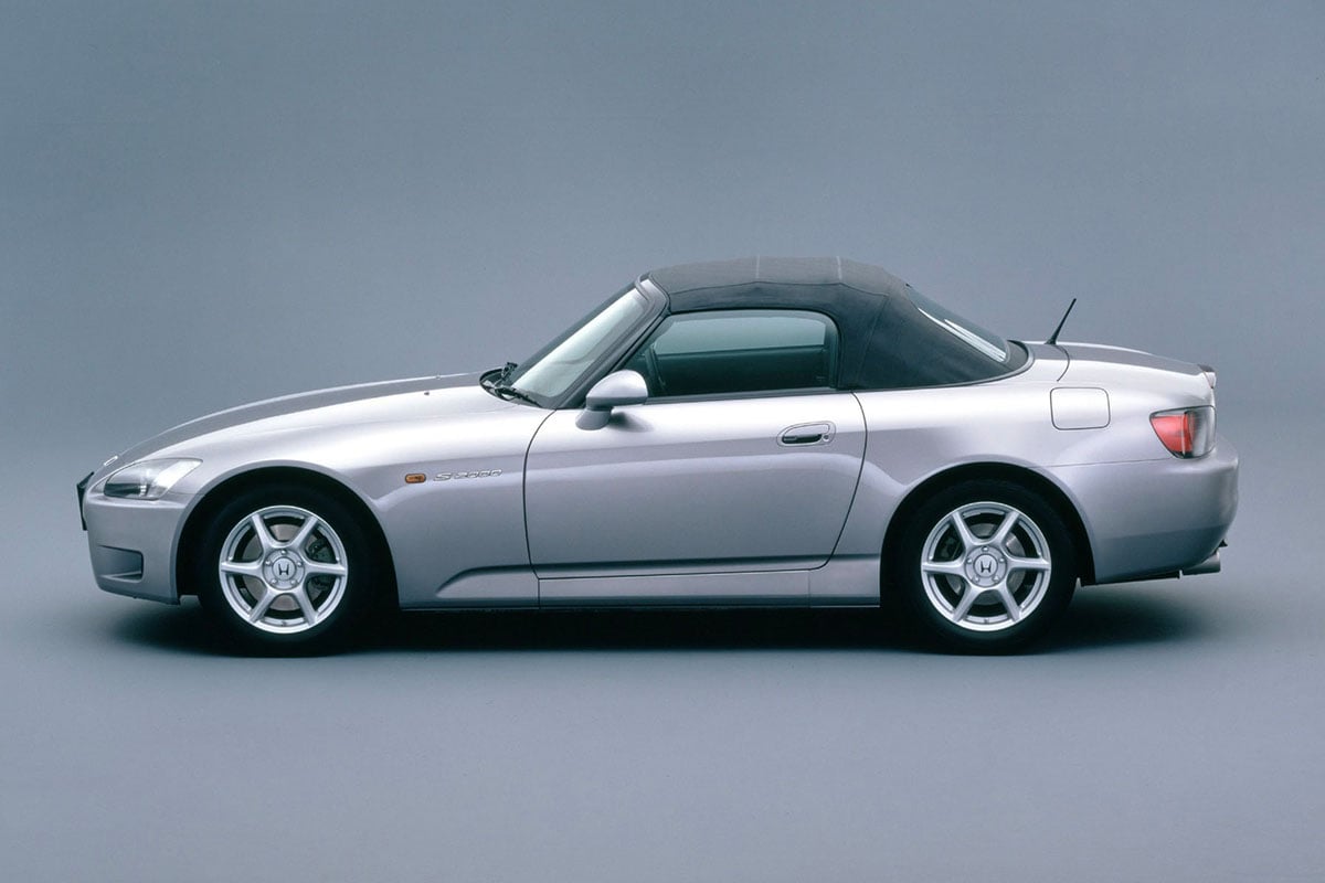 約6秒で開閉可能な電動ソフトトップを採用