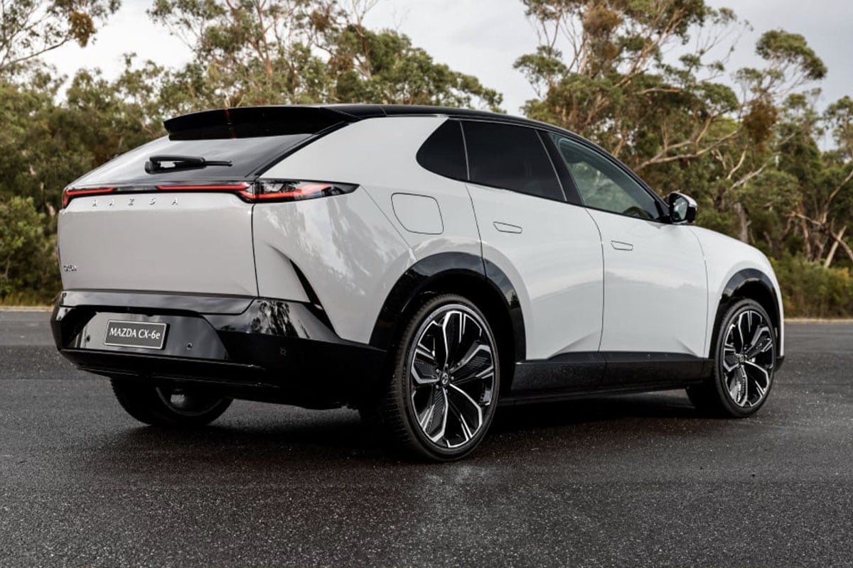 マツダ「CX-6e」