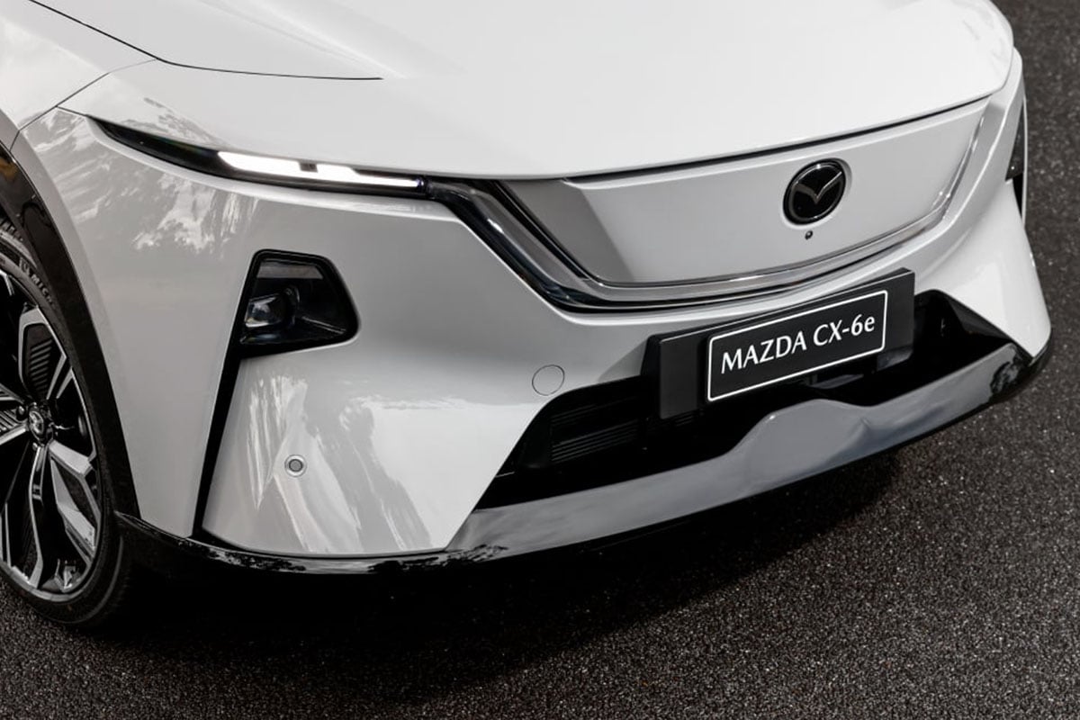 マツダ「CX-6e」