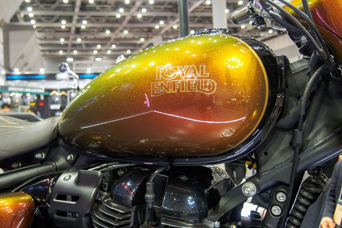 ロイヤルエンフィールドの創業125周年を記念した特別色をまとった「クラシック650」