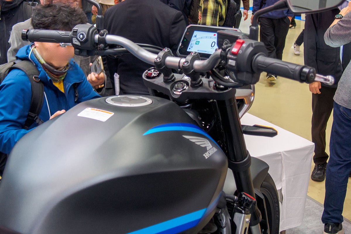 ホンダ「CB400スーパーフォア Eクラッチ コンセプト」