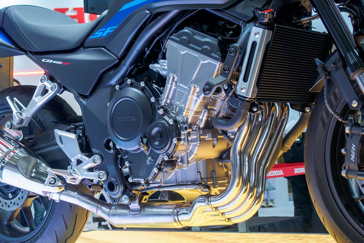 ホンダ「CB400スーパーフォア Eクラッチ コンセプト」